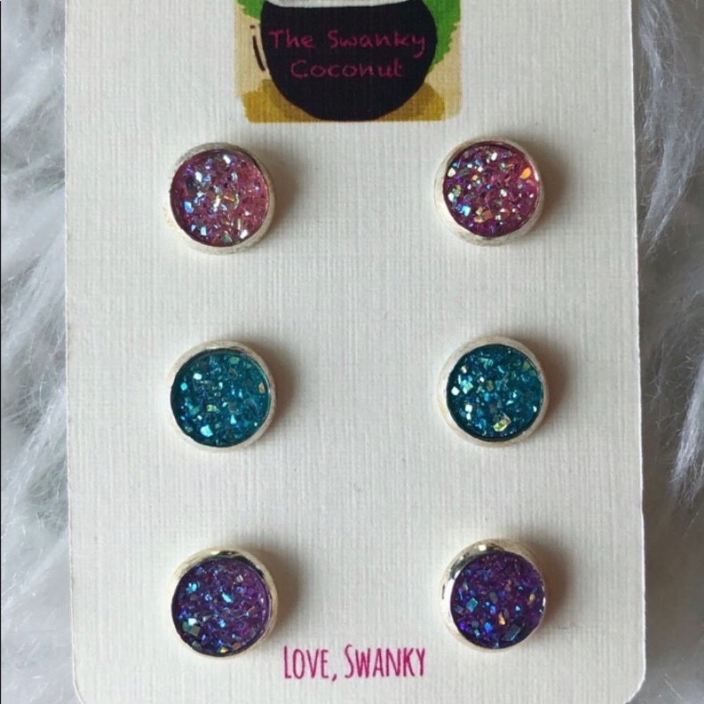 Adorable earrings